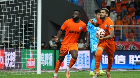 张庭直播带货情绪失控，倾诉压力引网友斥责炒作行为